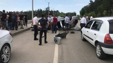 Önce 3 ağaca çarptı, ardından park halindeki araca