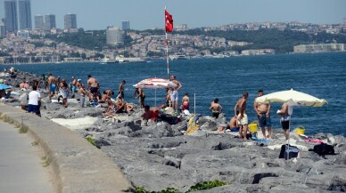 Sıcak hava boğazı plaja çevirdi