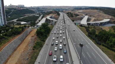 TEM’deki trafik yoğunluğu havadan görüntülendi