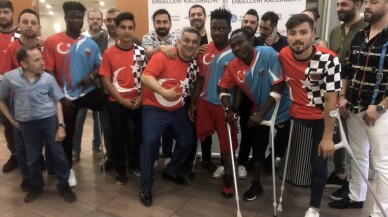 Ünlü sanatçılar bu sefer engelli sporcular için söyledi