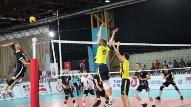 Yıldız erkekler voleybol derbisi Beşiktaş’ın