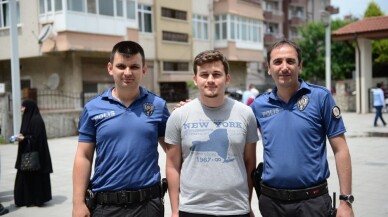 YKS ilk oturumuna geç kalan öğrenciyi polis ekipleri sınava yetiştirdi