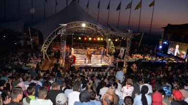 Bayraktepe Arena’da Kick Boks fırtınası nefesleri kesti