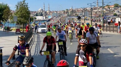 Binlerce bisikletli ‘Görünür Ol’mak için pedal çevirdi