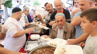 Darbe girişiminin 3’üncü yıl dönümünde 5 bin kişilik pilav ikram edildi