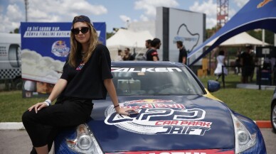 Driftçiler Red Bull Car Park Drift’te asfaltı ağlattı