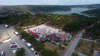 Gaziosmanpaşa’da sınava giren öğrenciler piknik şöleninde stres attı