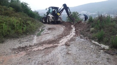 İzmit’te yağmur mesaisi