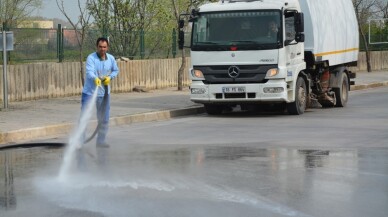 Kartepe’de gece-gündüz temizlik