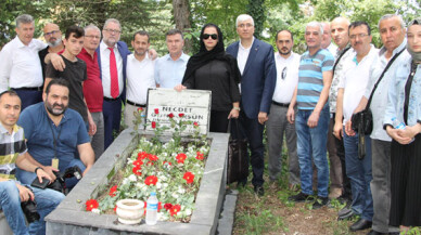 Necdet Güngörsün mezarı başında dualarla anıldı