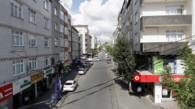 Sultangazi’de cadde ve sokaklara modern aydınlatma direkleri