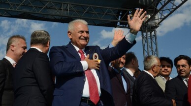 Balıkesir’de otoyolun açılışını Binali Yıldırım yaptı