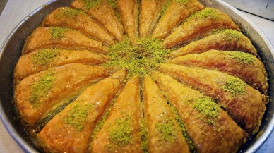 Bayram yaklaştı, baklava ve çikolataya ilgi arttı