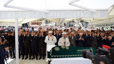 Gazeteci yazar Şule Yüksel Şenler son yolculuğuna uğurlandı