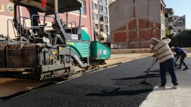 Gemlik Belediyesi’nden Şükrü Şenol Ortaokulu’na asfalt desteği