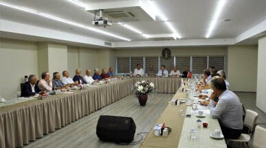 Kartal Belediyesi ilçe sorunlarına muhtarlar ile çözüm bulmaya devam ediyor