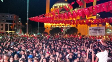 Maltepe’de binlerce kişilik fener alayı