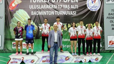 Osmangazili badmintoncular madalyaya doymuyor