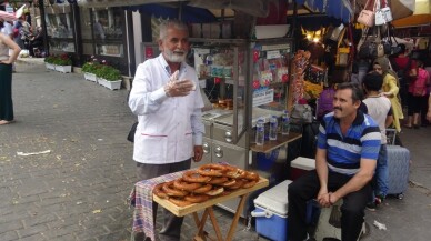 (Özel) İhtiyaç sahiplerine ve şehit yakınlarına ücretsiz simit