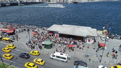 (Özel) İstanbullular Adalar İskelesi’ne akın etti