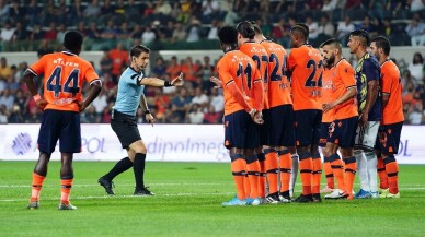 Süper Lig: M.Başakşehir: 1 - Fenerbahçe: 0 (İlk yarı)