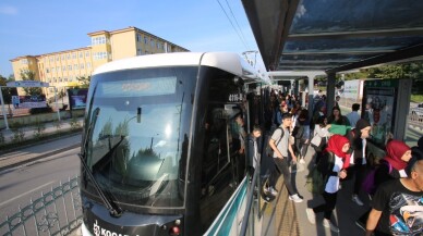 Akçaray’a öğrencilerden yoğun ilgi