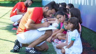 Avrupa devinin kız futbol takımı seçmelerine yoğun ilgi