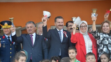 Balıkesir’de ilk ders zili çaldı