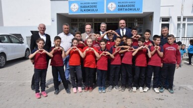 Başkan Orkan Kabakdere’de aşure dağıttı