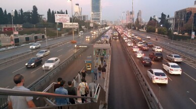 Depremin ardından İstanbul trafiğinde son durum