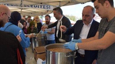 Erenler’de ağızlar aşure ile tatlandı