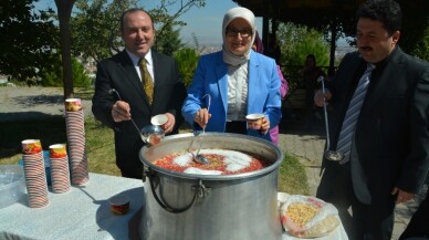 Gülser Mehmet Bolluk’ta aşure hayrı