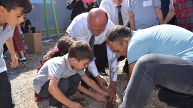 Güner Bahadır’dan ilk ders; fidan dikimi