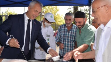 Hendek Belediyesi’nden 9 bin kişilik aşure ikramı