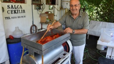 Kendi ürettiği makine ile salça fabrikalarına meydan okuyor