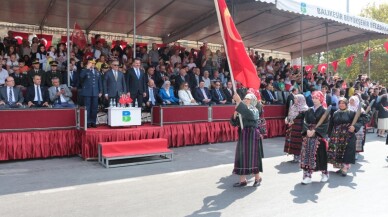 Kurtuluş coşkusuna avcılar ve tülütabaklar damga vurdu