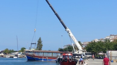 Yüzer restoran battı