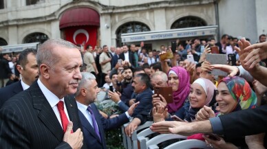 Cumhurbaşkanı Erdoğan, cuma namazını Dolmabahçe’de kıldı