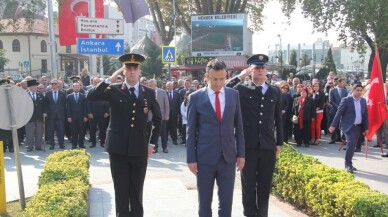 Hendek’te 29 Ekim kutlamaları törenle başladı