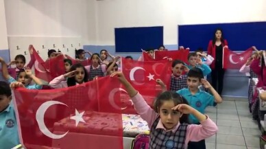 Minik öğrencilerden Mehmetçik’e büyük destek