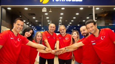 Turkcell çalışanları müşterilerine A Milli Takım forması giyerek hizmet verecek