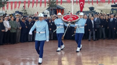 Atatürk Taksim’de de törenle anıldı