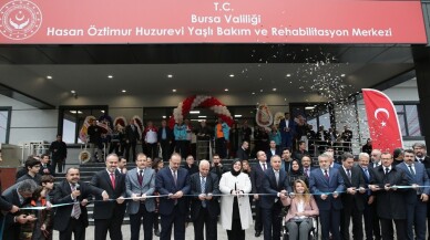 Bakan Selçuk 5 yıldızlı otel konforundaki huzurevini açtı