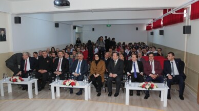 Bu okulda yoğurt yapılıyor