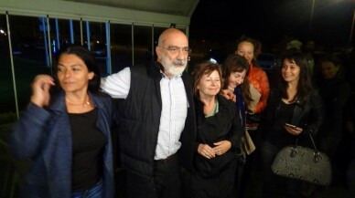 Gazeteci Ahmet Altan Silivri Cezaevi’nden tahliye edildi