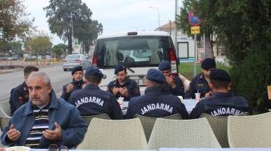 Görme engelli esnaftan Barış Pınarı Harekâtı’na anlamlı destek