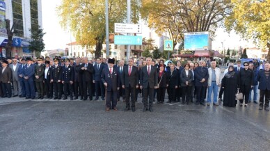 Hendek’te 10 Kasım Atatürk’ü anma törenleri