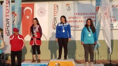 Kağıtsporlu atıcılar Bursa ve Konya’dan madalya ile döndü