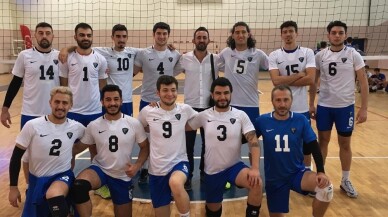 Karacabey Belediyespor voleybolda da dolu dizgin