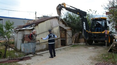 Kartepe’de usulsüz hayvan barınakları kaldırılıyor